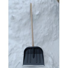 Лопата снеговая ТРИОН 41x36см оцинкованная планка деревянный черенок